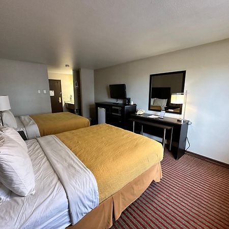 Rodeway Inn & Suites Madison East Ngoại thất bức ảnh