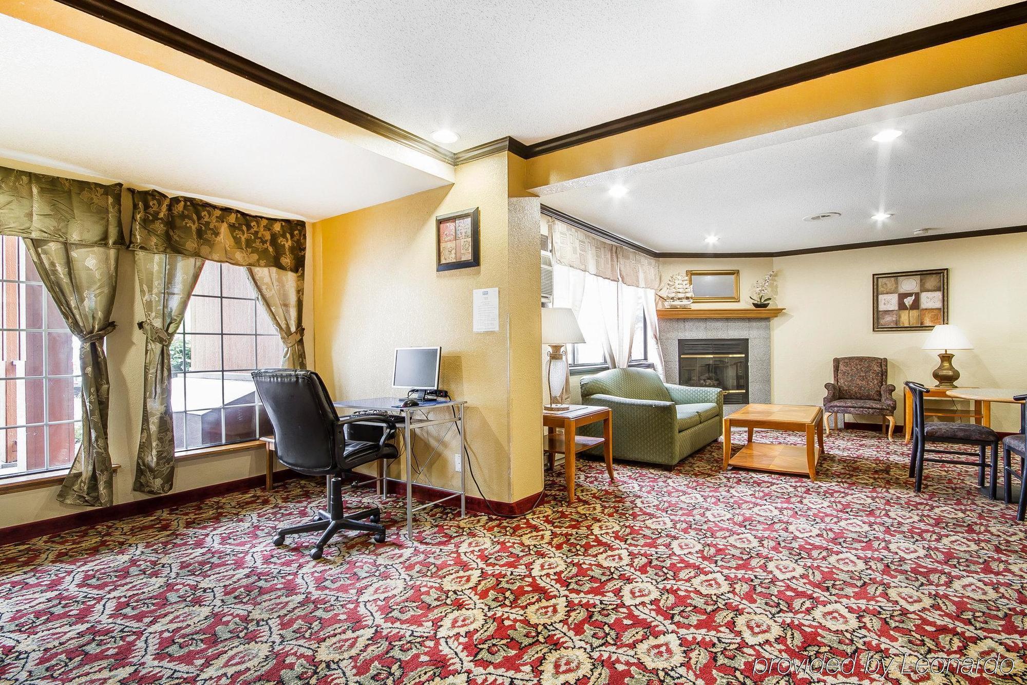 Rodeway Inn & Suites Madison East Ngoại thất bức ảnh