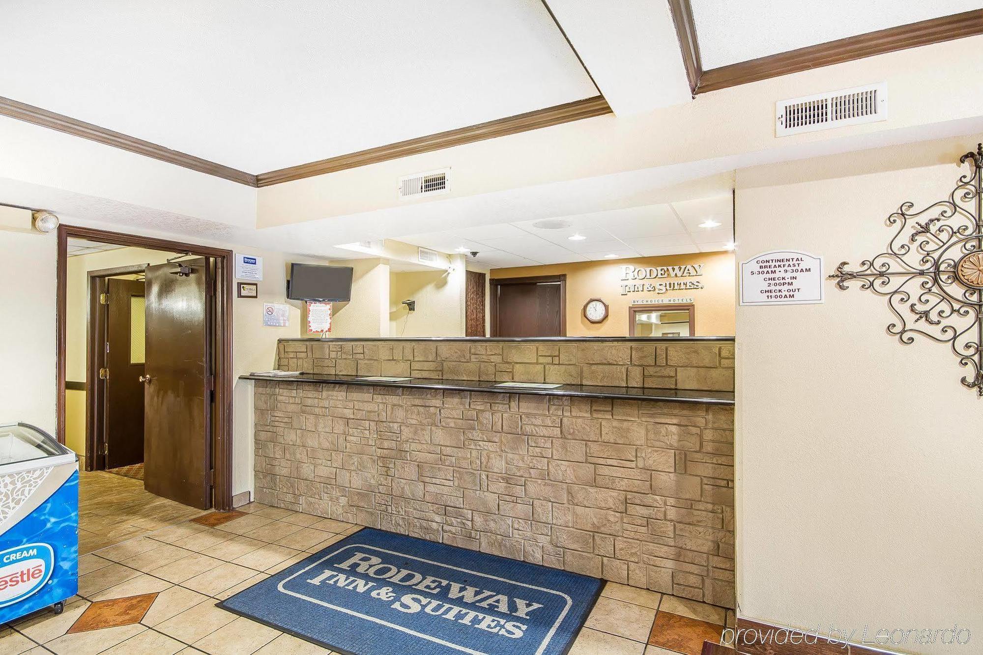 Rodeway Inn & Suites Madison East Ngoại thất bức ảnh