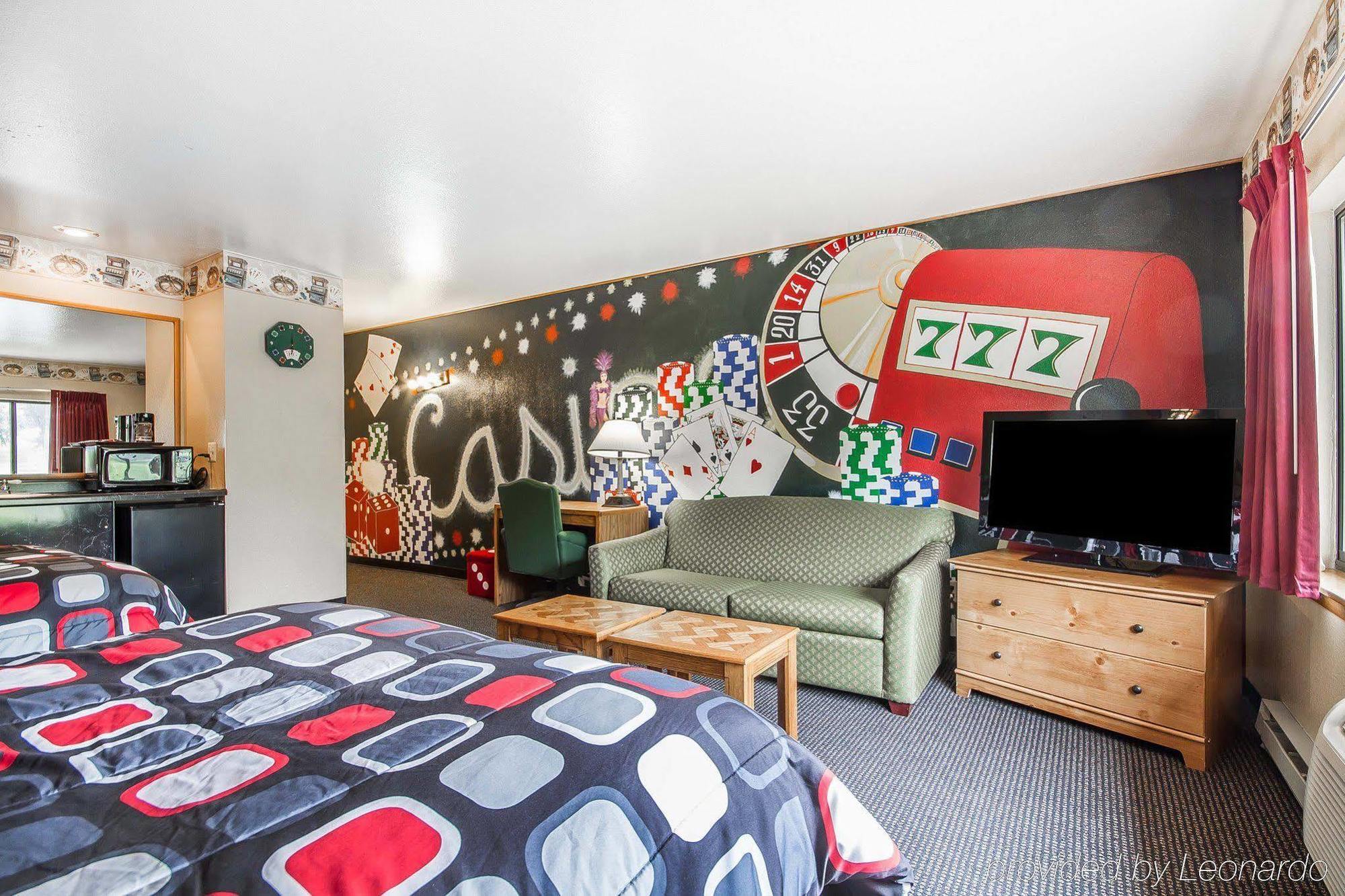Rodeway Inn & Suites Madison East Ngoại thất bức ảnh