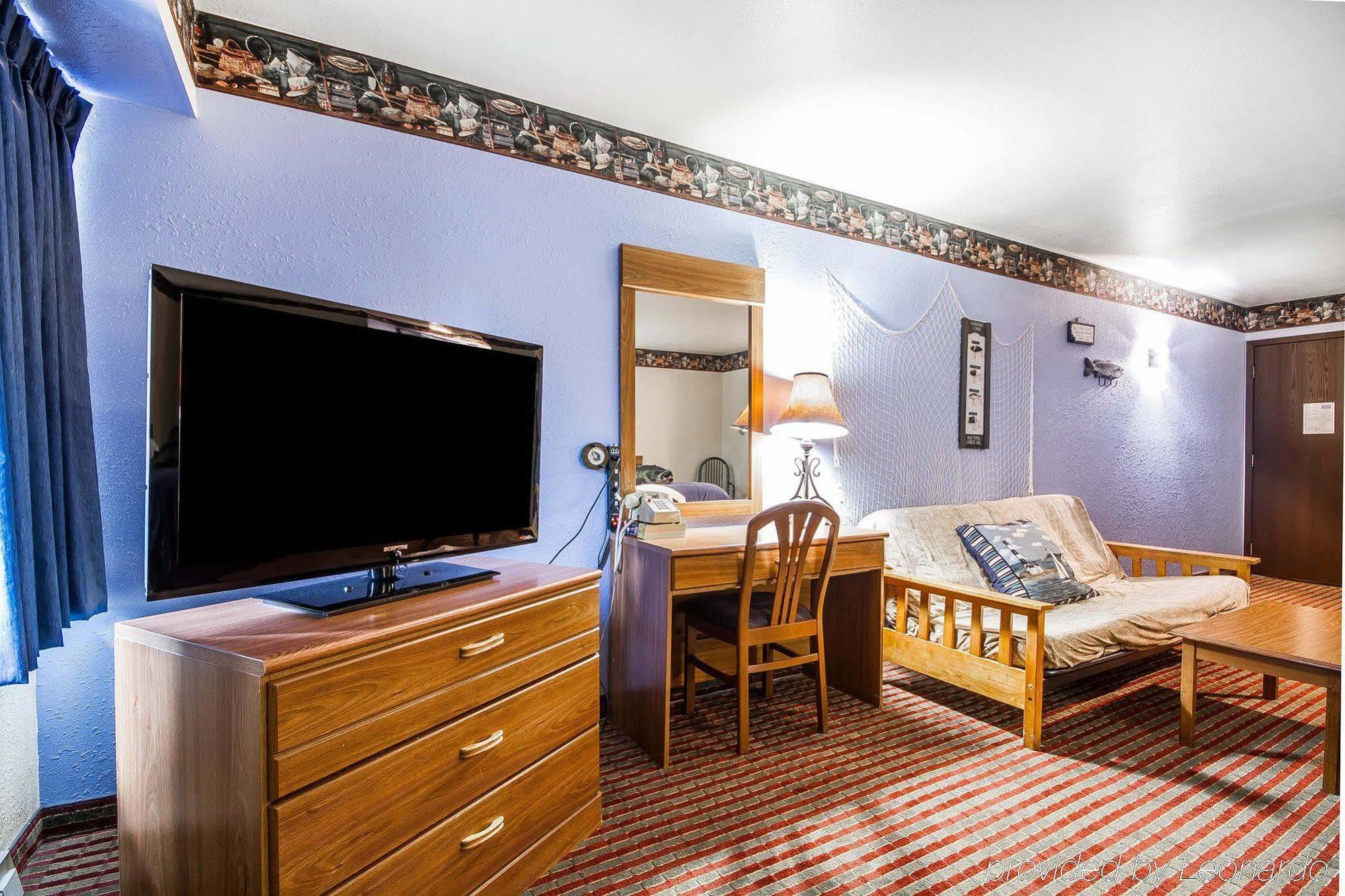 Rodeway Inn & Suites Madison East Ngoại thất bức ảnh